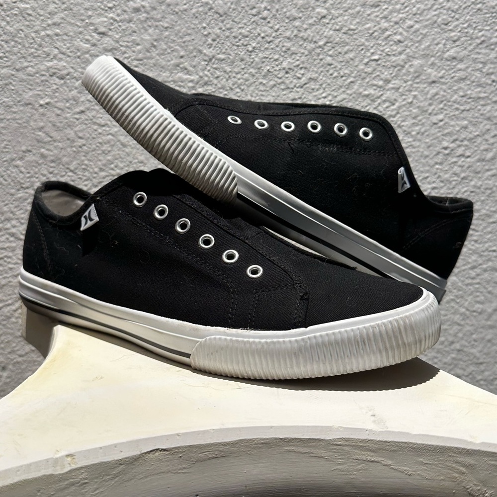 HURLEY CHLOE 
Slip-on Women Shoe Size 10
